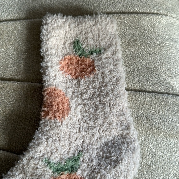 3/$15 Brand New Plush Peach Fruit Cozy Socks - Picture 3 of 4